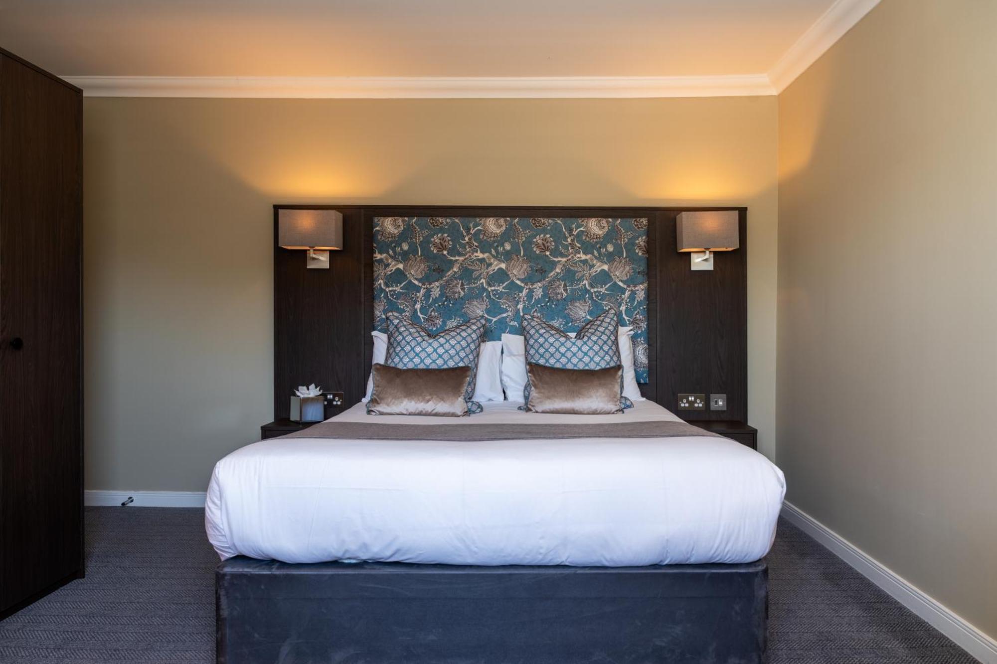 Nevis Bank Hotel 4*